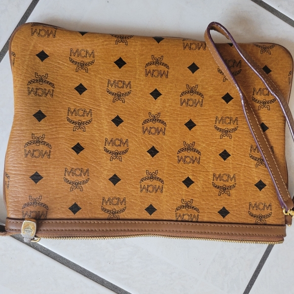 SOLD‼️ - Picture 2 of 4